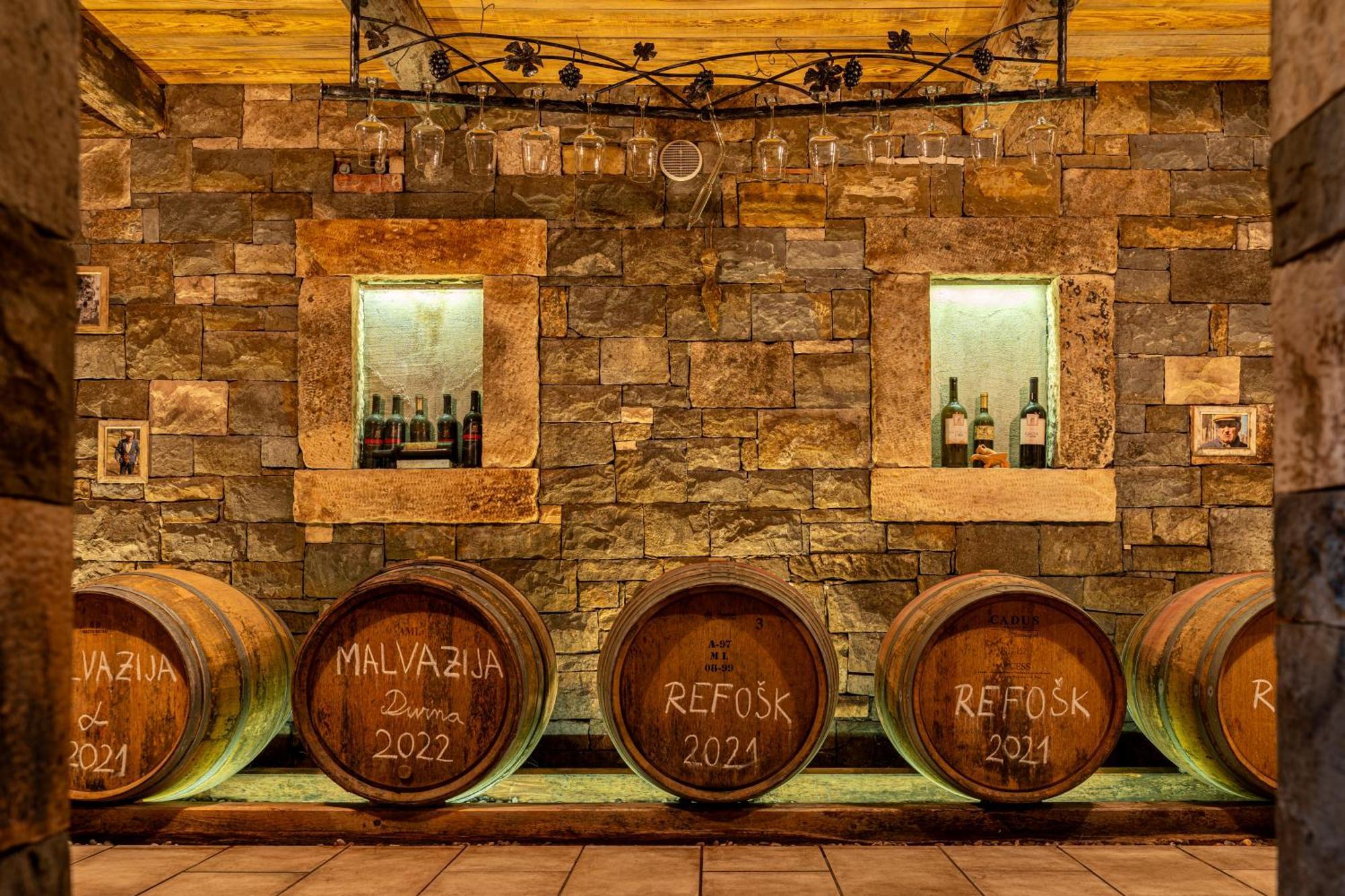 Gasthaus Wine House Rakar Gračišče Exterior foto